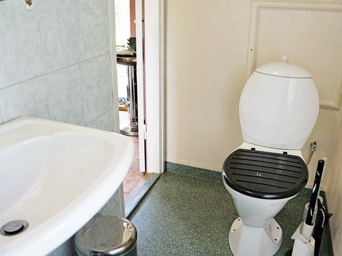 4 Person Holiday Home In Ankarsrum Hult  Quarto foto